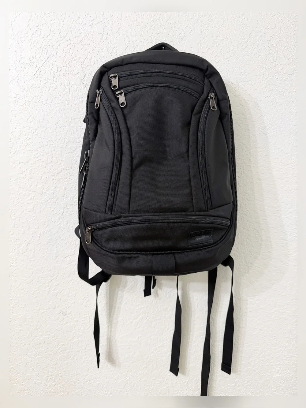 Tom Bihn Black Synik 22 Backpack
